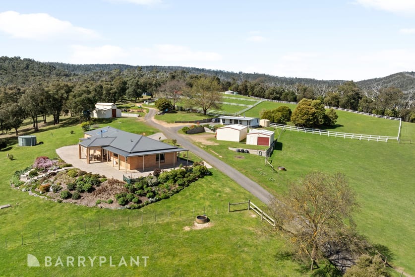 Click to view all images 210 Clarkes Road Upper Plenty VIC 3756 - Image 2
