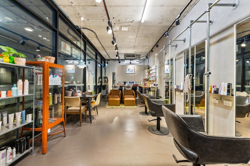 Click to view all images Beauty Salon business for sale in Canberra Airport - Image 3