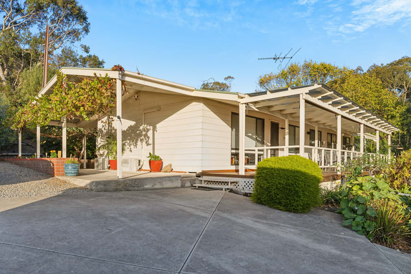 Click to view all images 18 Connors Lane Mclaren Flat SA 5171 - Image 2