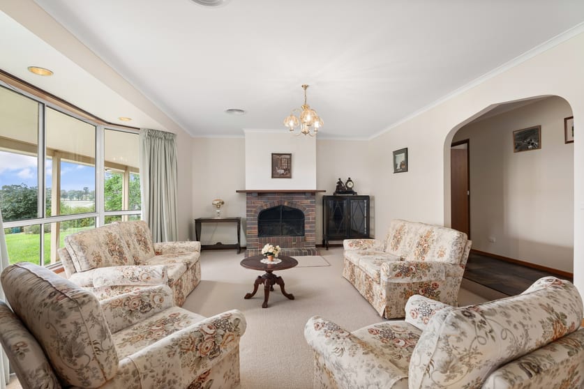 Click to view all images 73 Waterside Lane Table Top NSW 2640 - Image 3