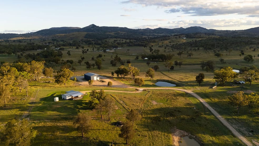 Click to view all images 965A Bruxner Way Tenterfield NSW 2372 - Image 2