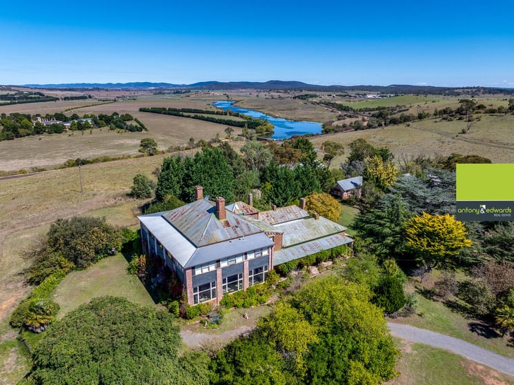 Click to view all images 3 Garroorigang Road Goulburn NSW 2580 - Image 1