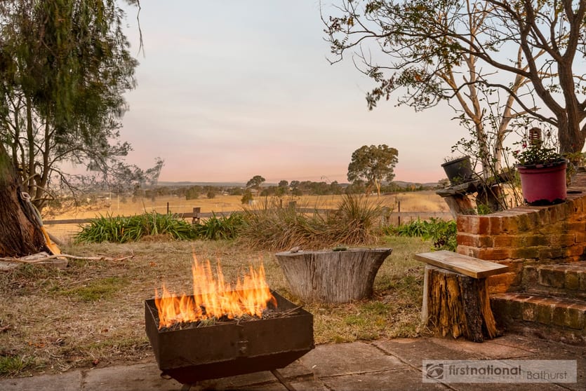 Click to view all images 130 Spring Close Mount Rankin NSW 2795 - Image 3
