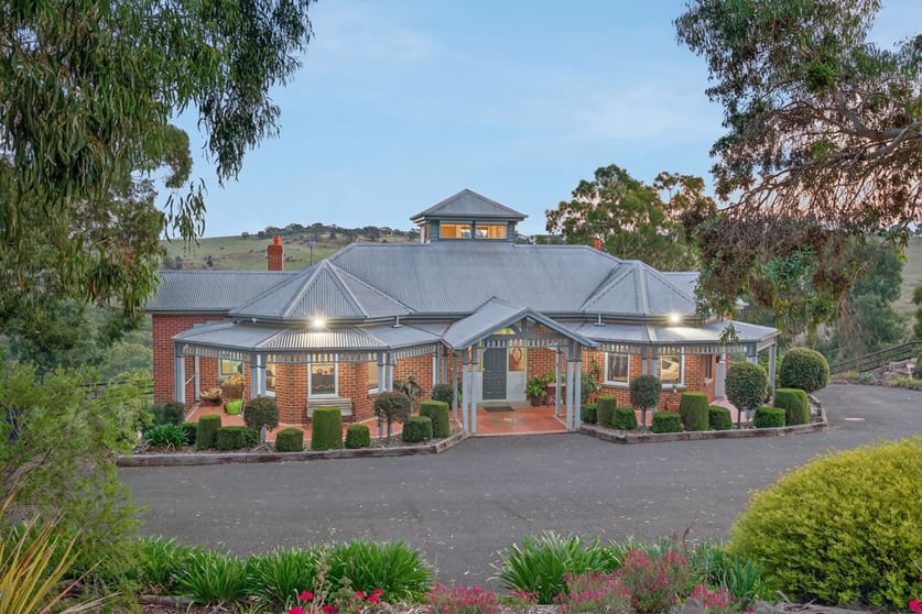 20 Creasey Court Bulla VIC 3428 - Image 2