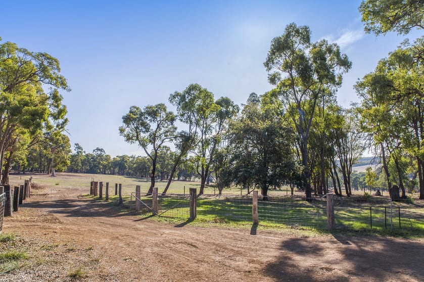 126 Breeze Road Gidgegannup WA 6083 - Image 2