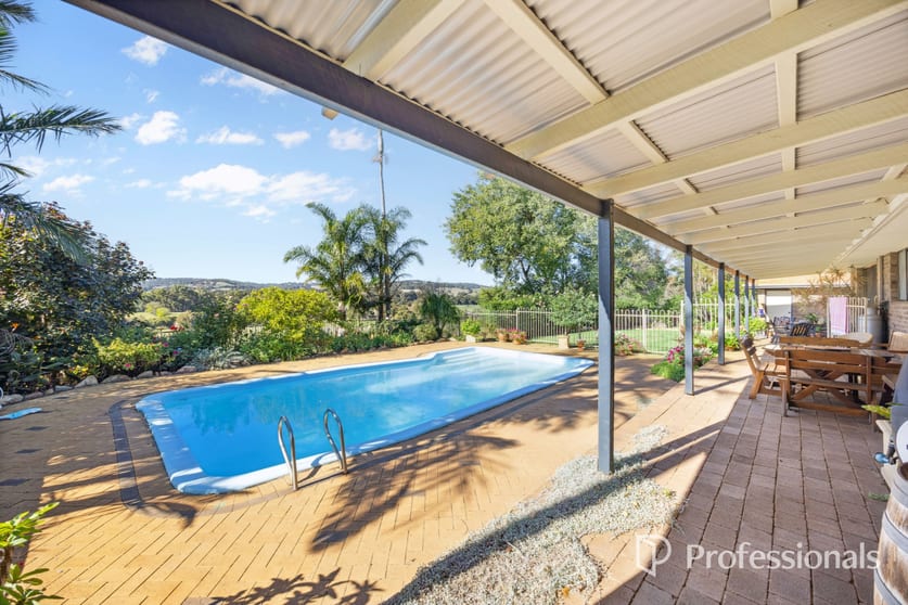 Click to view all images 13 Shenton Road Burekup WA 6227 - Image 3