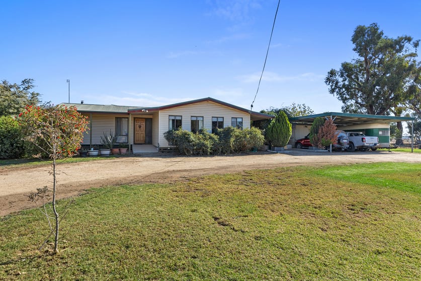 Click to view all images 483 Fowlers Rd Strathmerton VIC 3641 - Image 2