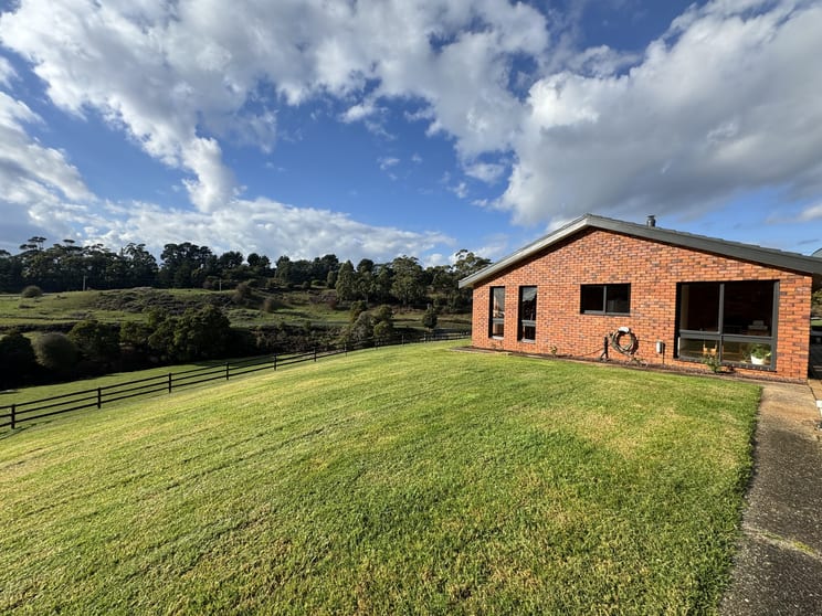 Click to view all images 98 Creamery Road Sulphur Creek TAS 7316 - Image 3