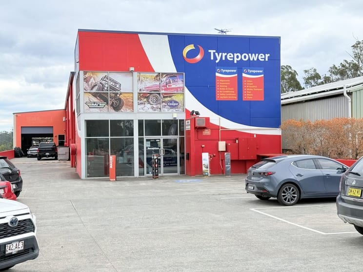 Click to view all images Automotive & Marine business for sale in Everton Hills - Image 1