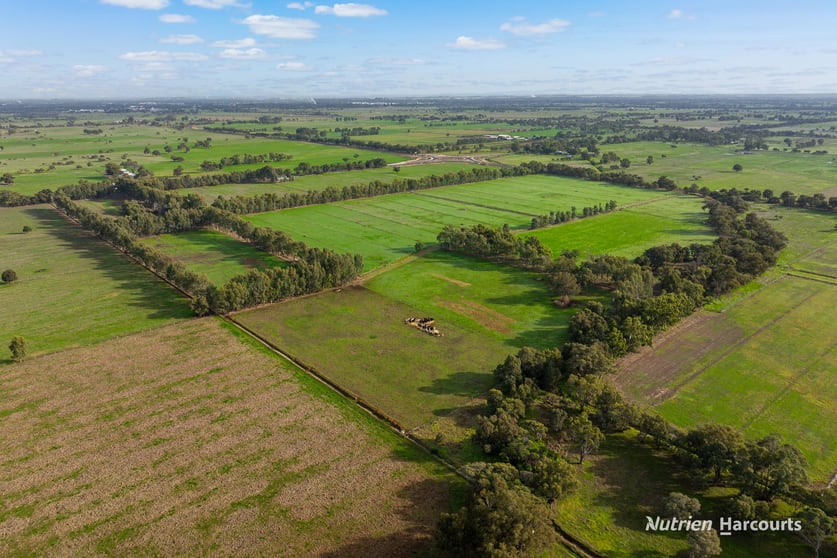 Click to view all images 340 Waterloo Road Paradise WA 6236 - Image 3