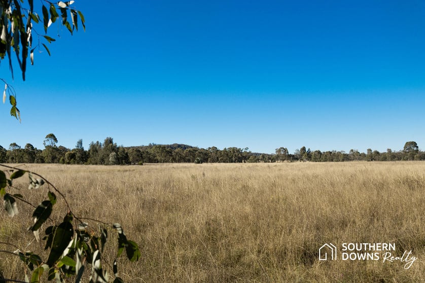 Click to view all images 5/ Duff Road Bony Mountain QLD 4370 - Image 2