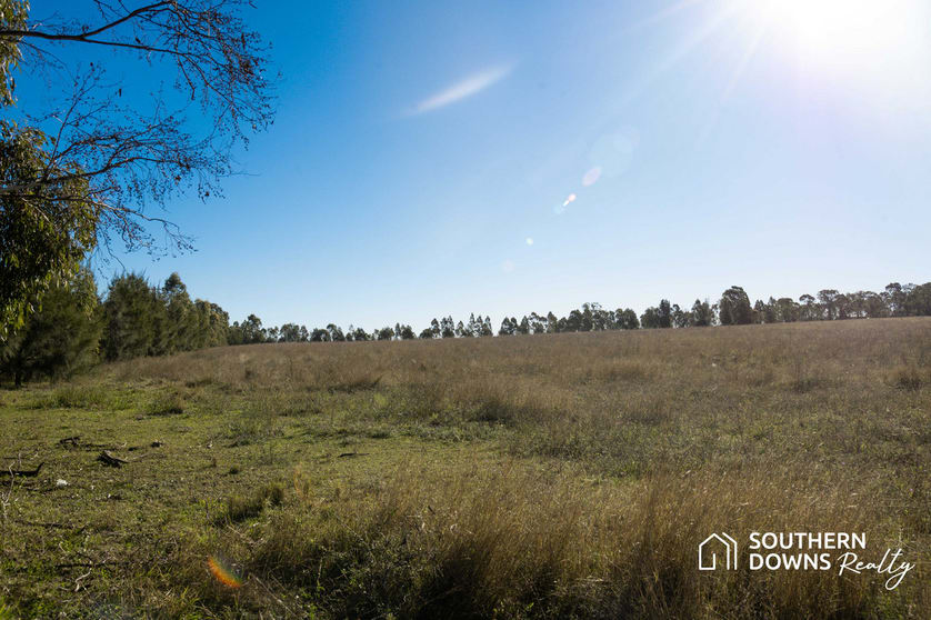 Click to view all images 5/ Duff Road Bony Mountain QLD 4370 - Image 3