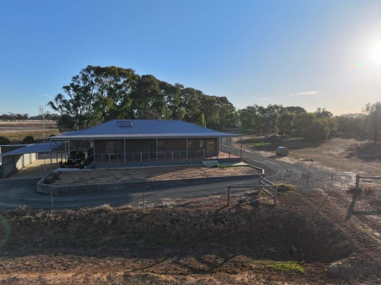 96 Murdoch Road Fairy Dell VIC 3561 - Image 3