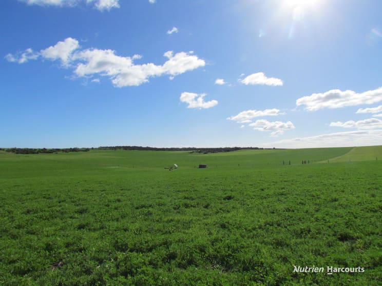 Click to view all images 40 Matsen Road Dongara WA 6525 - Image 1