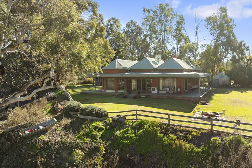 Click to view all images 337 Lower River Rd Tocumwal NSW 2714 - Image 2