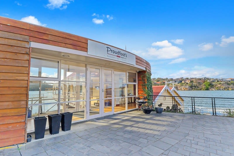 Click to view all images 2 Simpson Street Warrnambool VIC 3280 - Image 2