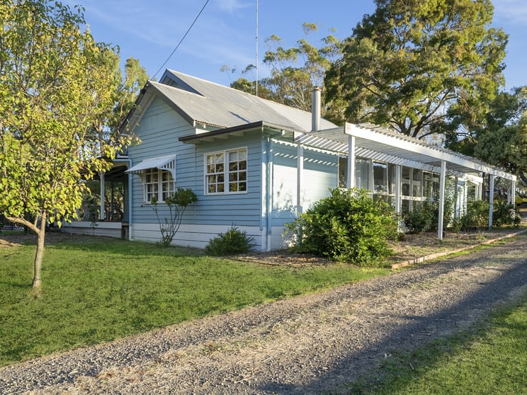 Click to view all images 105 Shaws Road Merton VIC 3715 - Image 2