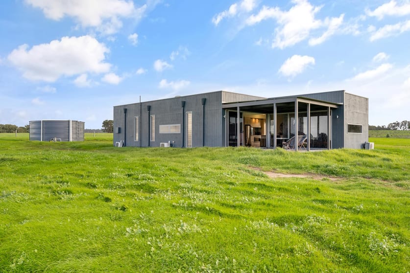 Click to view all images 732 Brockman Highway Karridale WA 6288 - Image 3