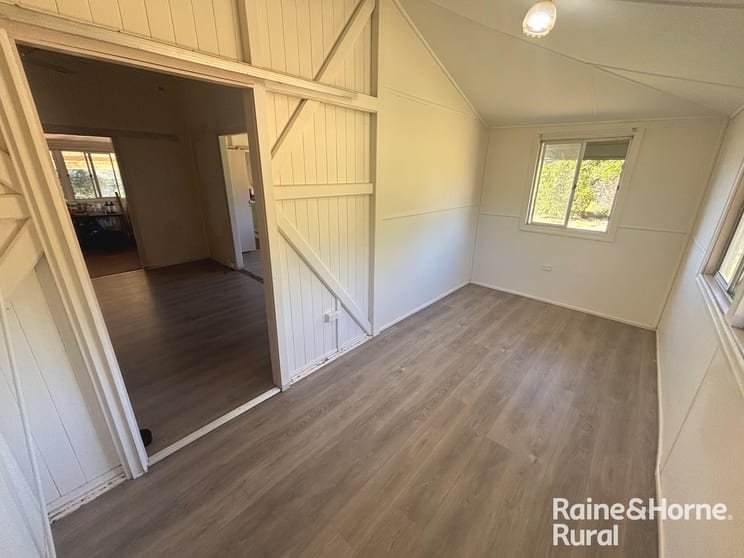 Click to view all images 258 speedwell Stalworth QLD 4613 - Image 3