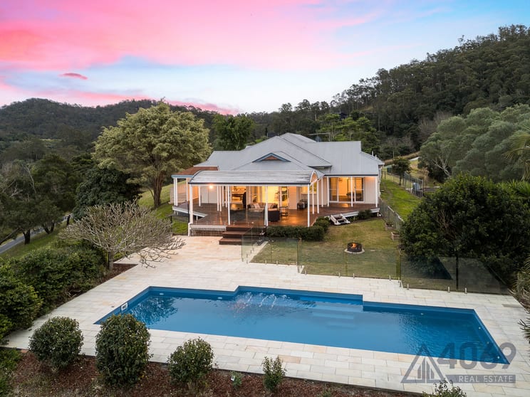 Click to view all images 589 Upper Brookfield Road Upper Brookfield QLD 4069 - Image 1