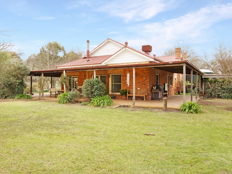 Click to view all images 363 Boralma-Tarrawingee Road Londrigan VIC 3678 - Image 3
