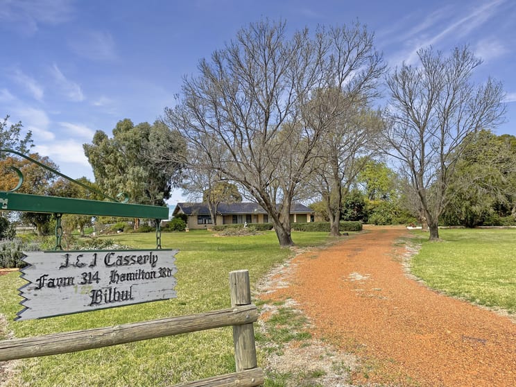 Click to view all images 271 Lawrence Road Bilbul NSW 2680 - Image 1