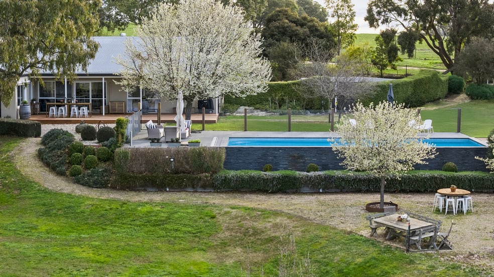Click to view all images 481 Bendigo-Sutton Grange Road Elphinstone VIC 3448 - Image 1