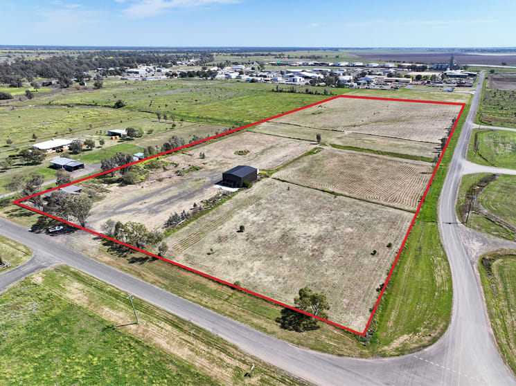 Click to view all images 16 Namoi Street. Narrabri NSW 2390 - Image 3