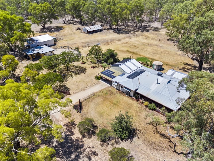95 Creek Rd Numurkah VIC 3636 - Image 2