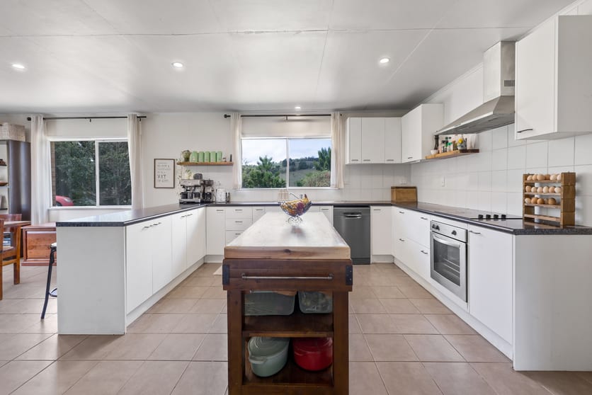 Click to view all images 279 Diggings Road Eungella QLD 4757 - Image 3
