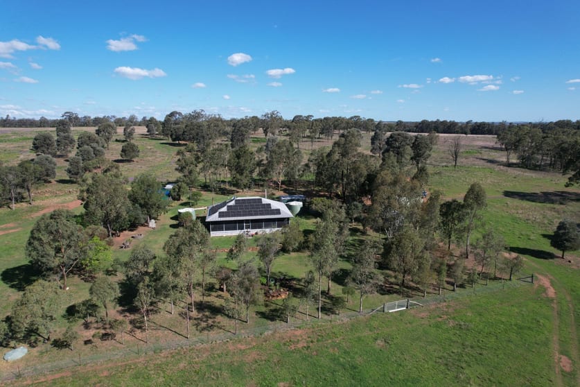 Click to view all images 622 Old Rosemount Road Quinalow QLD 4403 - Image 1