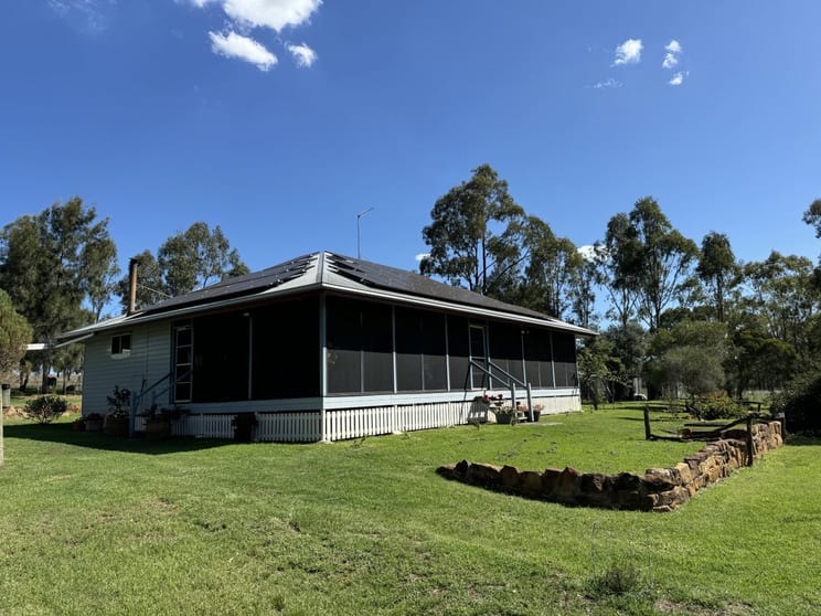 Click to view all images 622 Old Rosemount Road Quinalow QLD 4403 - Image 3