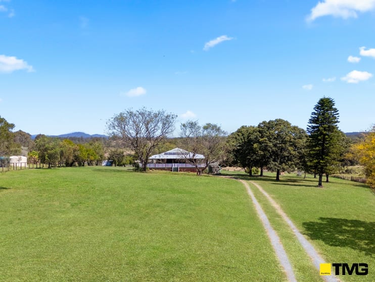 Click to view all images 154-156 Larch Road Tamborine QLD 4270 - Image 2
