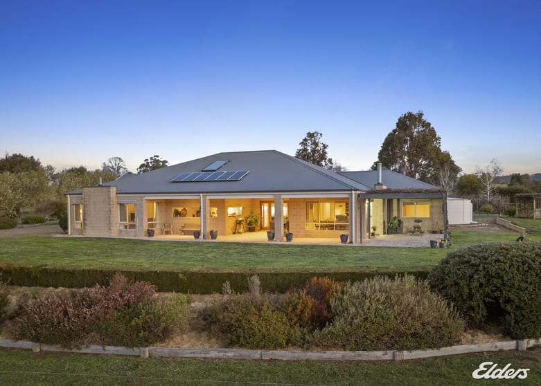 Click to view all images 356 Polly McQuinns Road Strathbogie VIC 3666 - Image 3