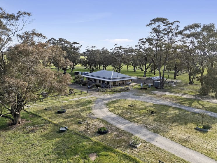 35 Kamarooka Store Road Kamarooka VIC 3570 - Image 1