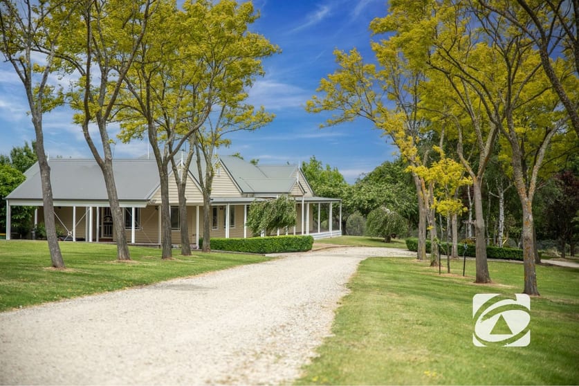 Click to view all images 30 Sanders Road Garfield North VIC 3814 - Image 1
