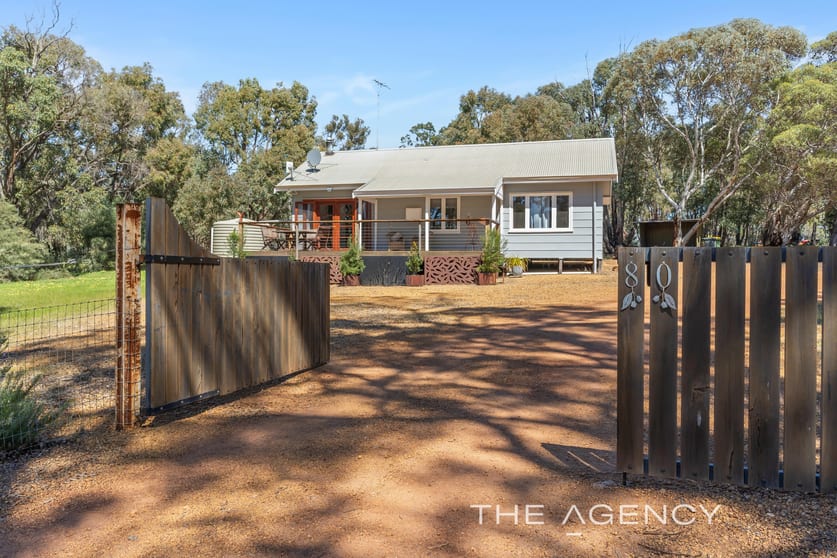 Click to view all images 80 Martin Street Bakers Hill WA 6562 - Image 1