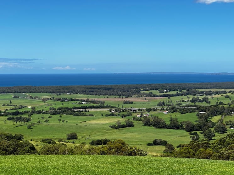 'Eagleview Park' 98 Foxground Road Foxground NSW 2534 - Image 1