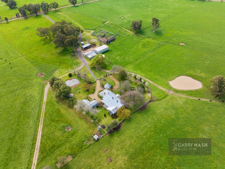 Click to view all images 31 Tetleys Lane Oxley VIC 3678 - Image 2