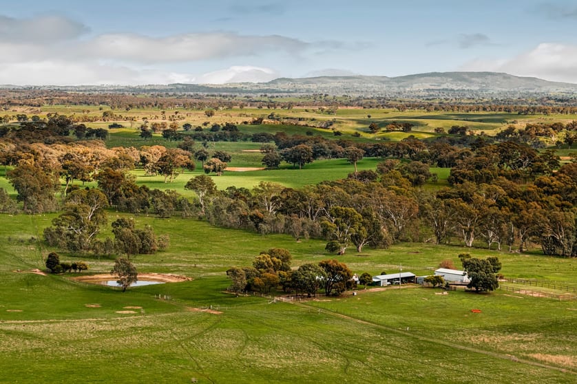 Click to view all images 870 Valley Road Glenhope VIC 3444 - Image 1