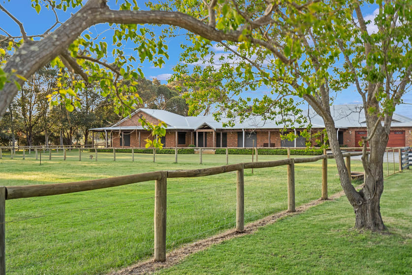 Click to view all images 98 Randell Road Mardella WA 6125 - Image 1