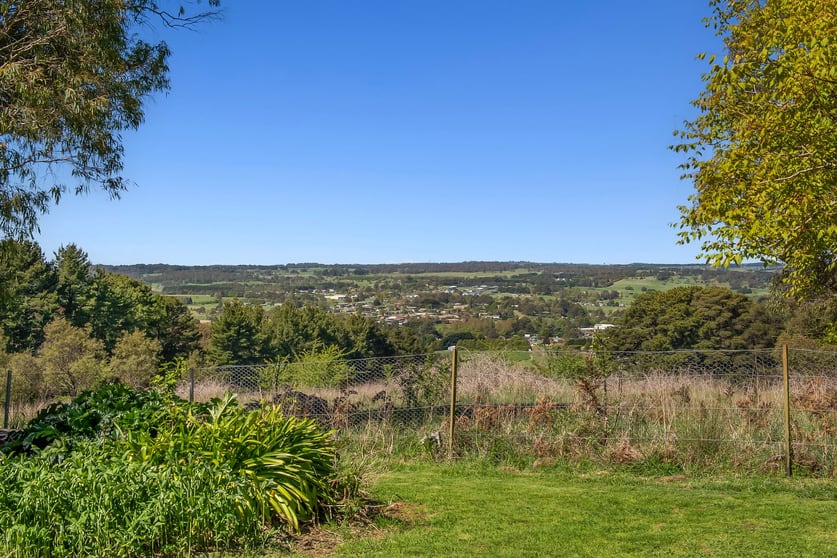 Click to view all images 112 Old Binda Road Crookwell NSW 2583 - Image 3