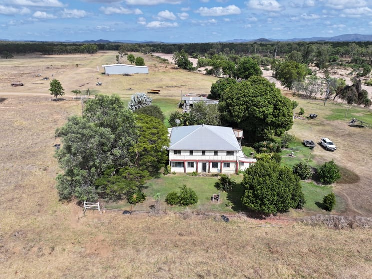 Click to view all images PERONNE STATION Pentland QLD 4816 - Image 2
