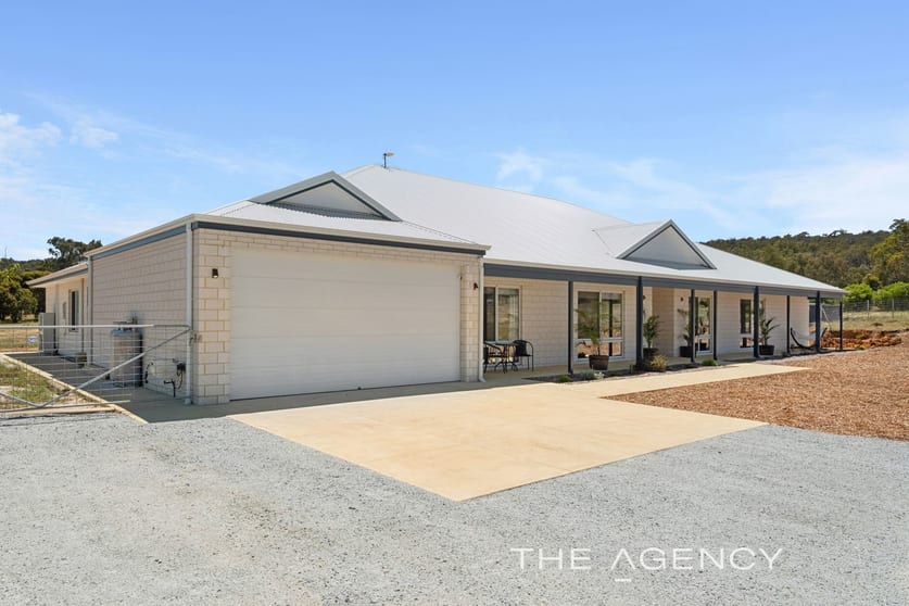 Click to view all images 288 Sims Road Bakers Hill WA 6562 - Image 3
