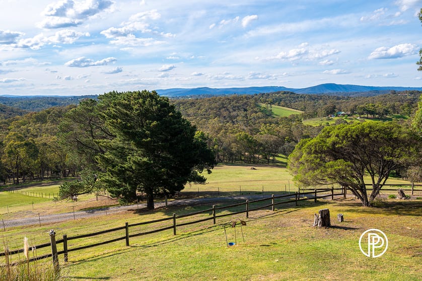 Click to view all images 225 Red Shirt Gully Road Panton Hill VIC 3759 - Image 1
