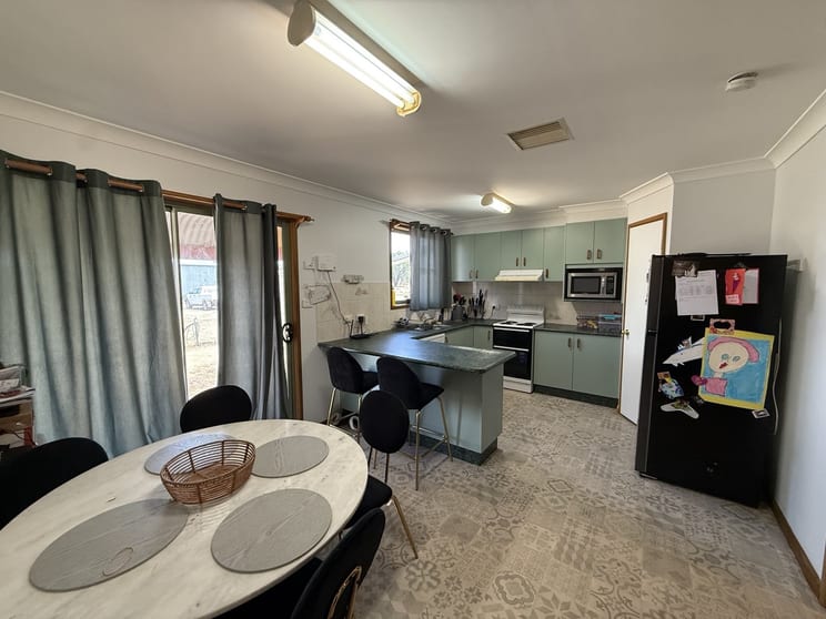 129 The Valley Way Trundle NSW 2875 - Image 3