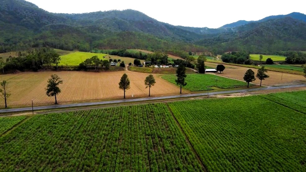 Click to view all images Finch Hatton QLD 4756 - Image 1