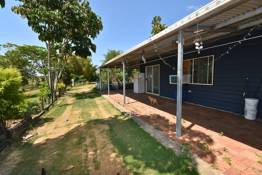 15 Ellerays Road Mcilwraith QLD 4671 - Image 3