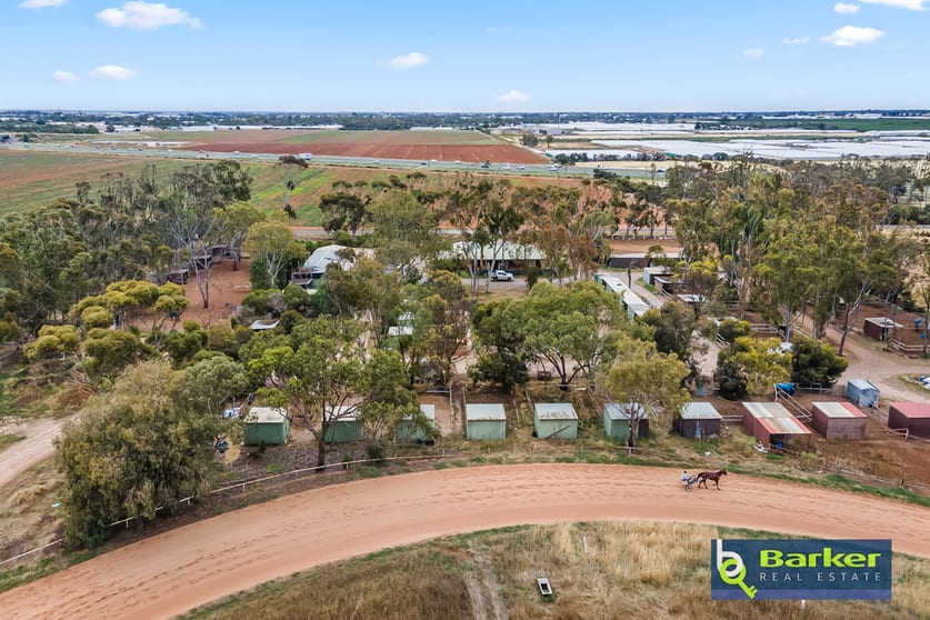 Click to view all images 27 Ranger Road Penfield SA 5121 - Image 3