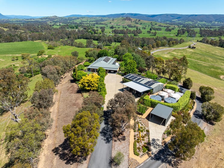 Click to view all images 115 Swann Road Alexandra VIC 3714 - Image 1